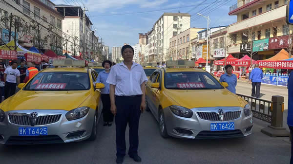 “愛心送考、奉獻(xiàn)社會”---隴運(yùn)集團(tuán)在行動